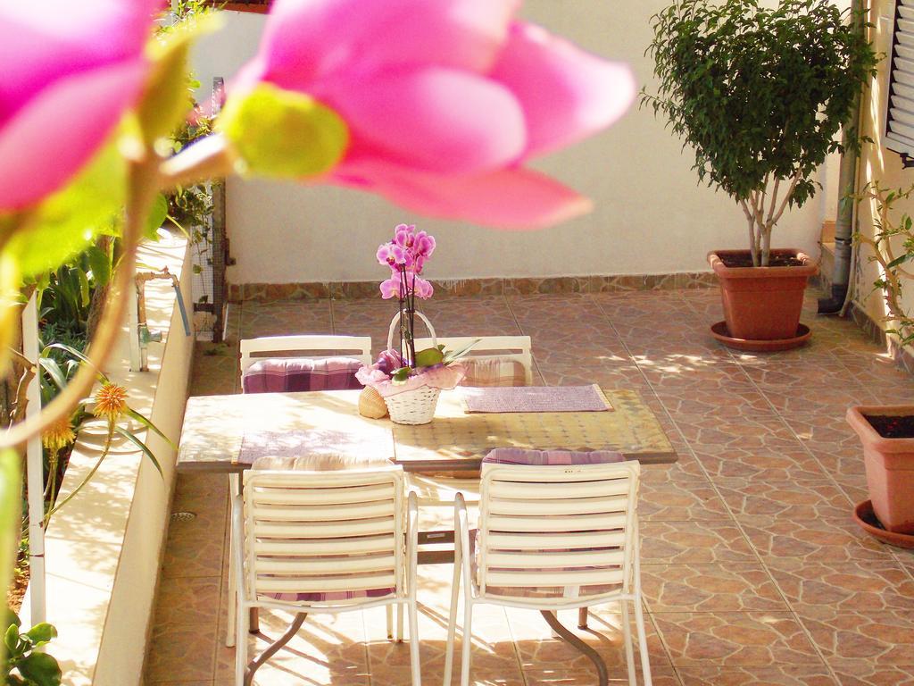Apartmani Niki Hvar Hvar Town Exterior photo